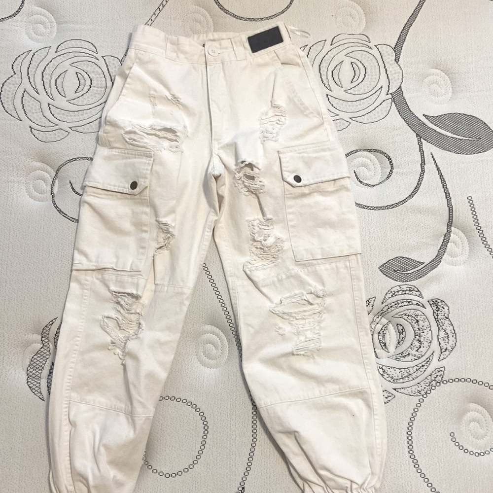 White LF Carmar capri cargo pants Sz 4